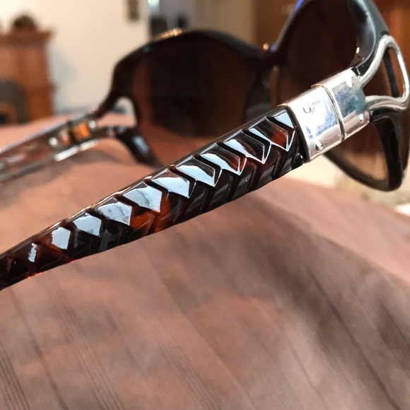 $12 ea-4/$20 Stylish Brown/Silver Tortoise Sunglasses - Picture 3 of 5